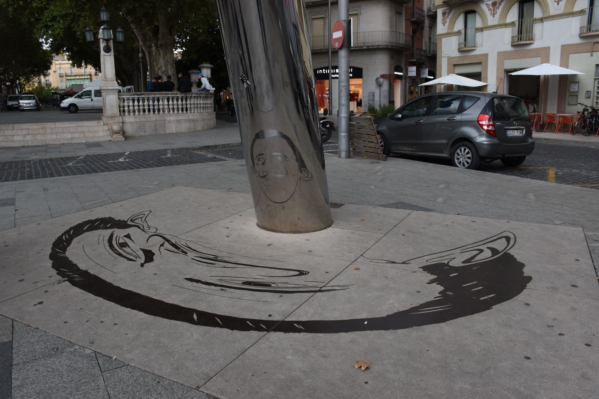 ¿Escultura surrealista? con la cara de Dalí